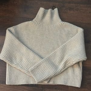 H&M cropped cream sweater